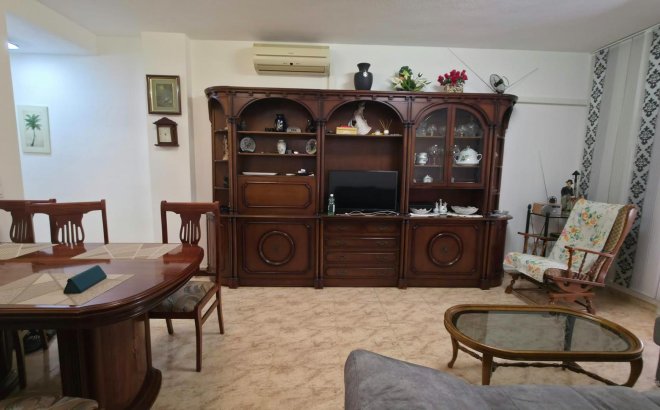 Herverkoop - Appartement -
Torrevieja - Playa del Cura