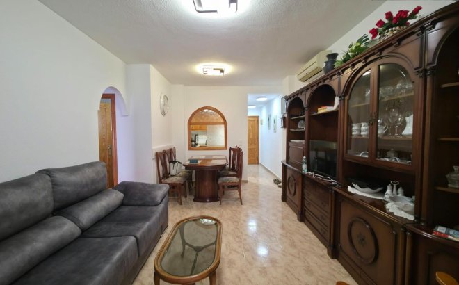 Herverkoop - Appartement -
Torrevieja - Playa del Cura