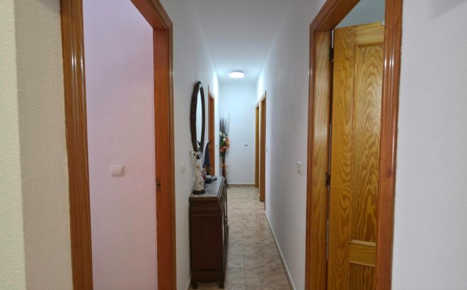 Herverkoop - Appartement -
Torrevieja - Playa del Cura
