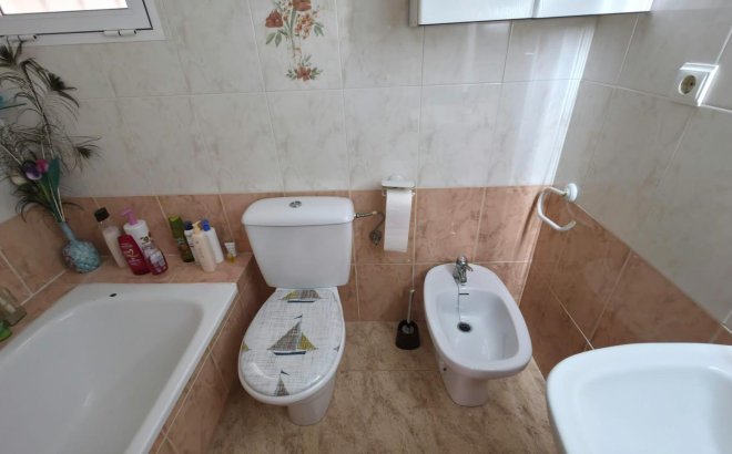 Herverkoop - Appartement -
Torrevieja - Playa del Cura