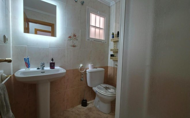 Herverkoop - Appartement -
Torrevieja - Playa del Cura