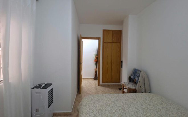 Herverkoop - Appartement -
Torrevieja - Playa del Cura