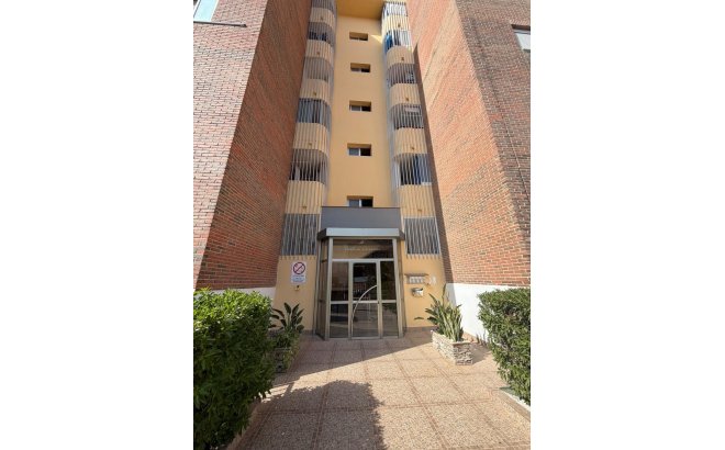 Herverkoop - Appartement -
Torrevieja - Punta Prima