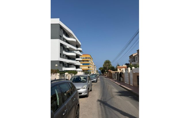 Herverkoop - Appartement -
Torrevieja - Punta Prima