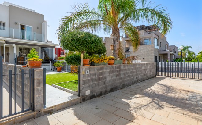 Herverkoop - Town House -
Torrevieja - Costa Blanca