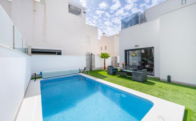 Herverkoop - Villa -
Torrevieja - Costa Blanca