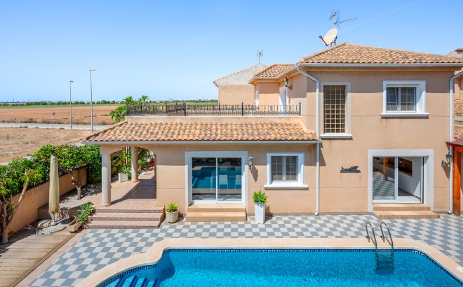 Resale - Villa -
Torre de la Horadada - Costa Blanca