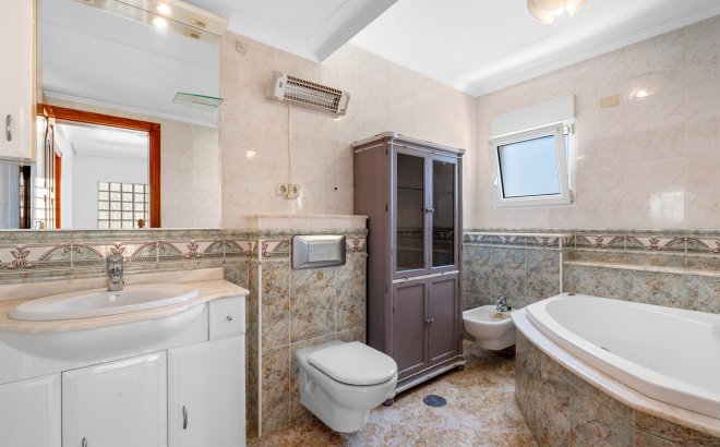 Resale - Villa -
Torre de la Horadada - Costa Blanca