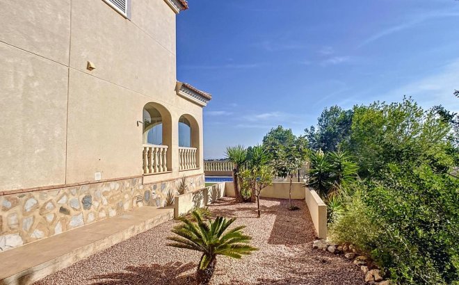 Herverkoop - Villa -
Pinar de Campoverde - Inland