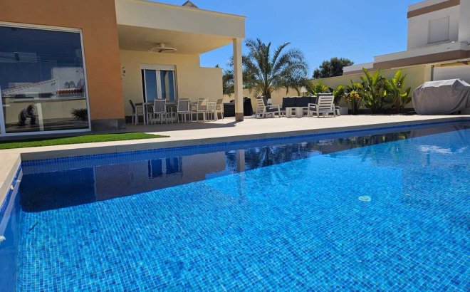 Resale - Villa -
Torrevieja - Costa Blanca