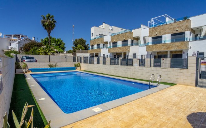 Herverkoop - Town House -
Villamartin - Costa Blanca