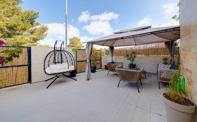 Herverkoop - Town House -
Villamartin - Costa Blanca