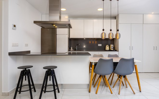 Herverkoop - Town House -
Villamartin - Costa Blanca