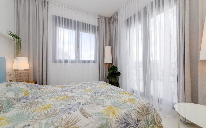 Herverkoop - Town House -
Villamartin - Costa Blanca