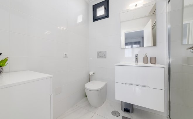 Herverkoop - Town House -
Villamartin - Costa Blanca