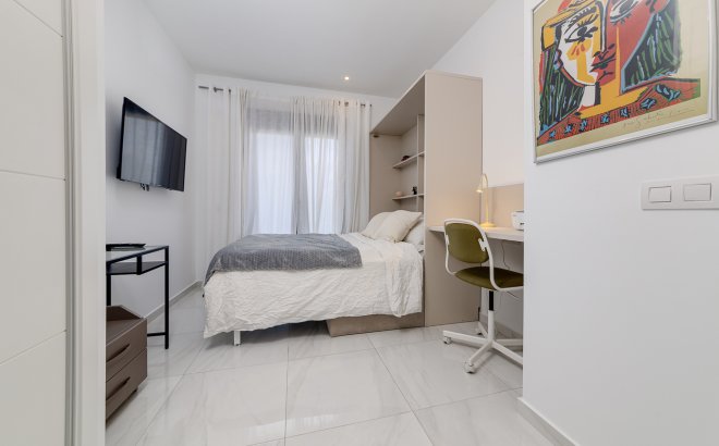 Herverkoop - Town House -
Villamartin - Costa Blanca
