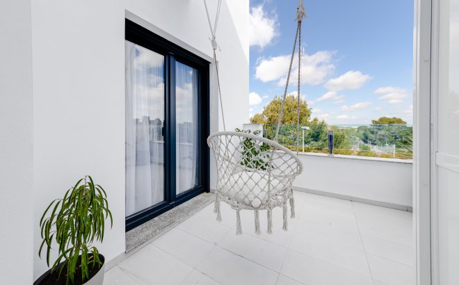Herverkoop - Town House -
Villamartin - Costa Blanca