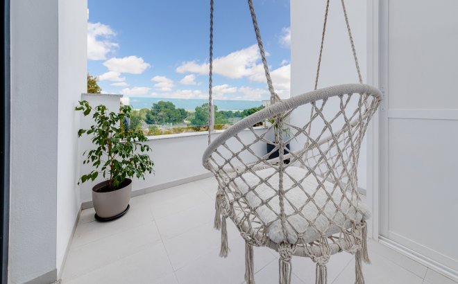 Herverkoop - Town House -
Villamartin - Costa Blanca