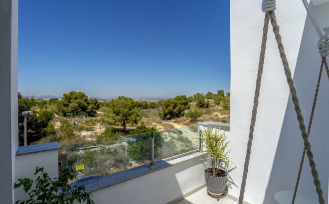 Herverkoop - Town House -
Villamartin - Costa Blanca
