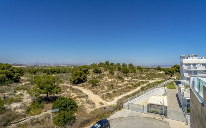 Herverkoop - Town House -
Villamartin - Costa Blanca