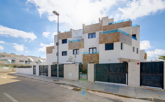 Herverkoop - Town House -
Villamartin - Costa Blanca