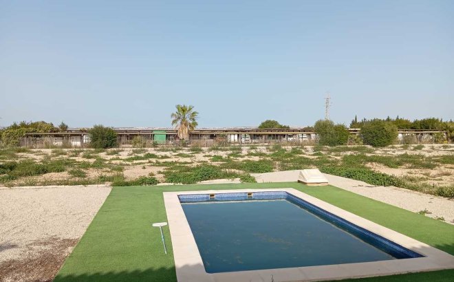 Herverkoop - Villa -
San Miguel de Salinas - Inland