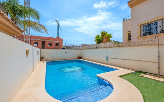 Herverkoop - Town House -
San Miguel de Salinas - Inland