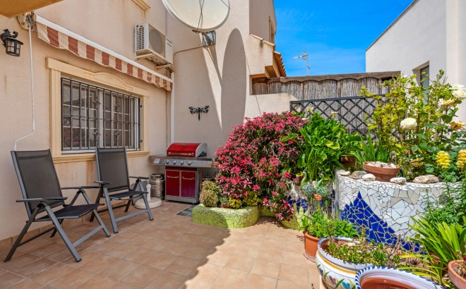Herverkoop - Town House -
San Miguel de Salinas - Inland