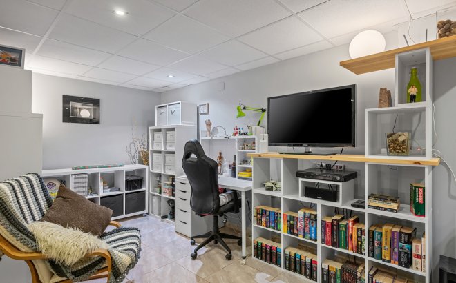 Herverkoop - Town House -
San Miguel de Salinas - Inland