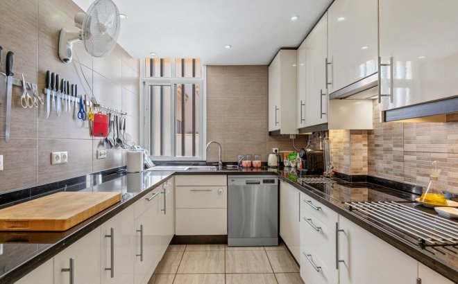 Herverkoop - Town House -
San Miguel de Salinas - Inland