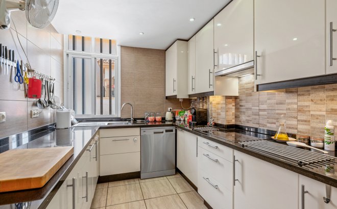Herverkoop - Town House -
San Miguel de Salinas - Inland