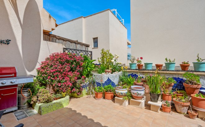 Herverkoop - Town House -
San Miguel de Salinas - Inland