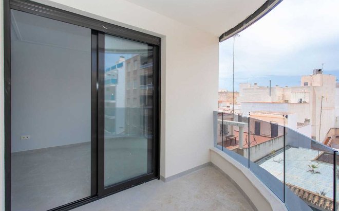 Herverkoop - Appartement -
Torrevieja - Costa Blanca