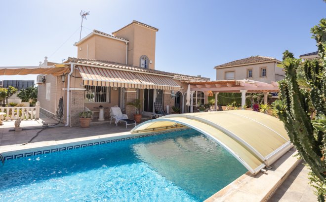 Resale - Villa -
La Regia - Costa Blanca