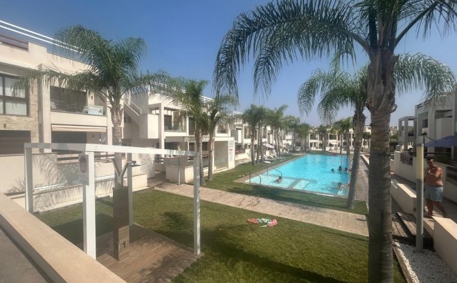Resale - Apartment -
Los Balcones - AMAY Urbanisation