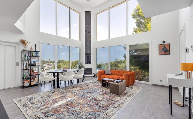 Resale - Villa -
Torrevieja - Costa Blanca