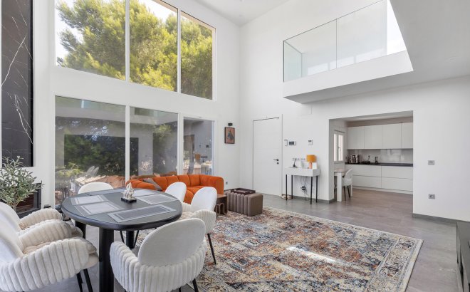 Resale - Villa -
Torrevieja - Costa Blanca