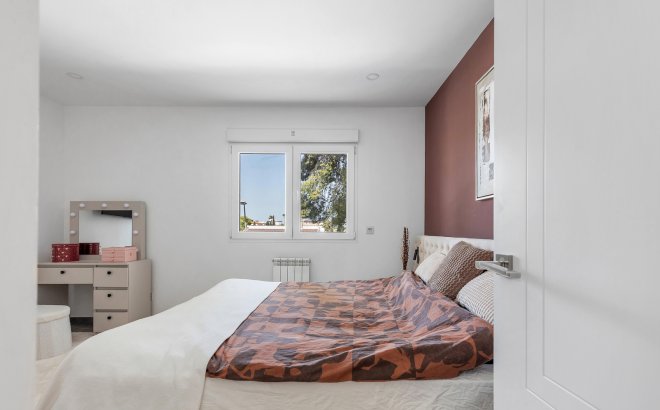 Resale - Villa -
Torrevieja - Costa Blanca