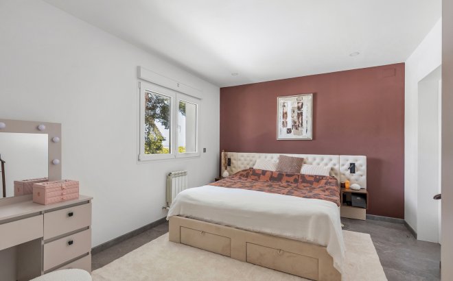 Resale - Villa -
Torrevieja - Costa Blanca