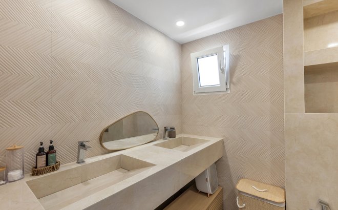 Resale - Villa -
Torrevieja - Costa Blanca