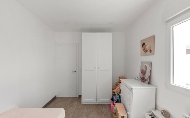 Resale - Villa -
Torrevieja - Costa Blanca