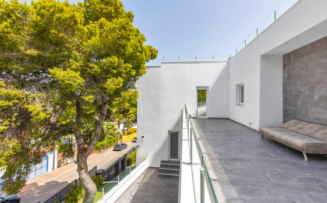 Resale - Villa -
Torrevieja - Costa Blanca