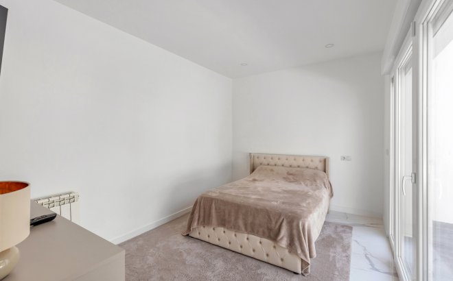 Resale - Villa -
Torrevieja - Costa Blanca