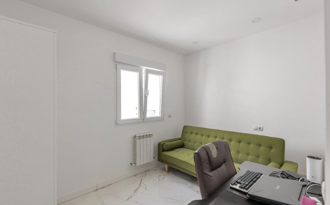 Resale - Villa -
Torrevieja - Costa Blanca