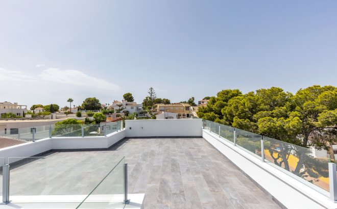 Resale - Villa -
Torrevieja - Costa Blanca