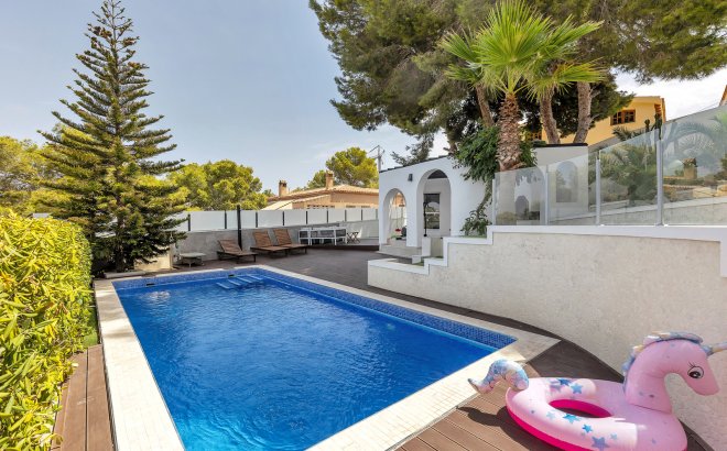 Resale - Villa -
Torrevieja - Costa Blanca