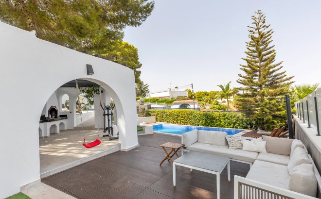 Resale - Villa -
Torrevieja - Costa Blanca