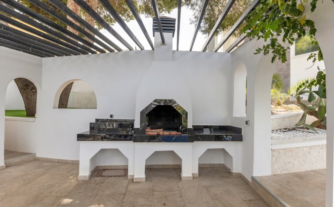 Resale - Villa -
Torrevieja - Costa Blanca