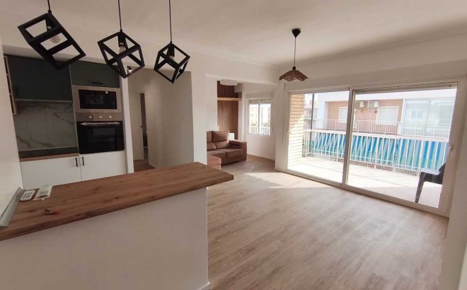 Revente - Apartment Penthouse -
Punta Prima - Costa Blanca