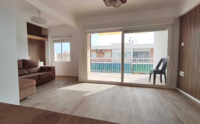 Revente - Apartment Penthouse -
Punta Prima - Costa Blanca
